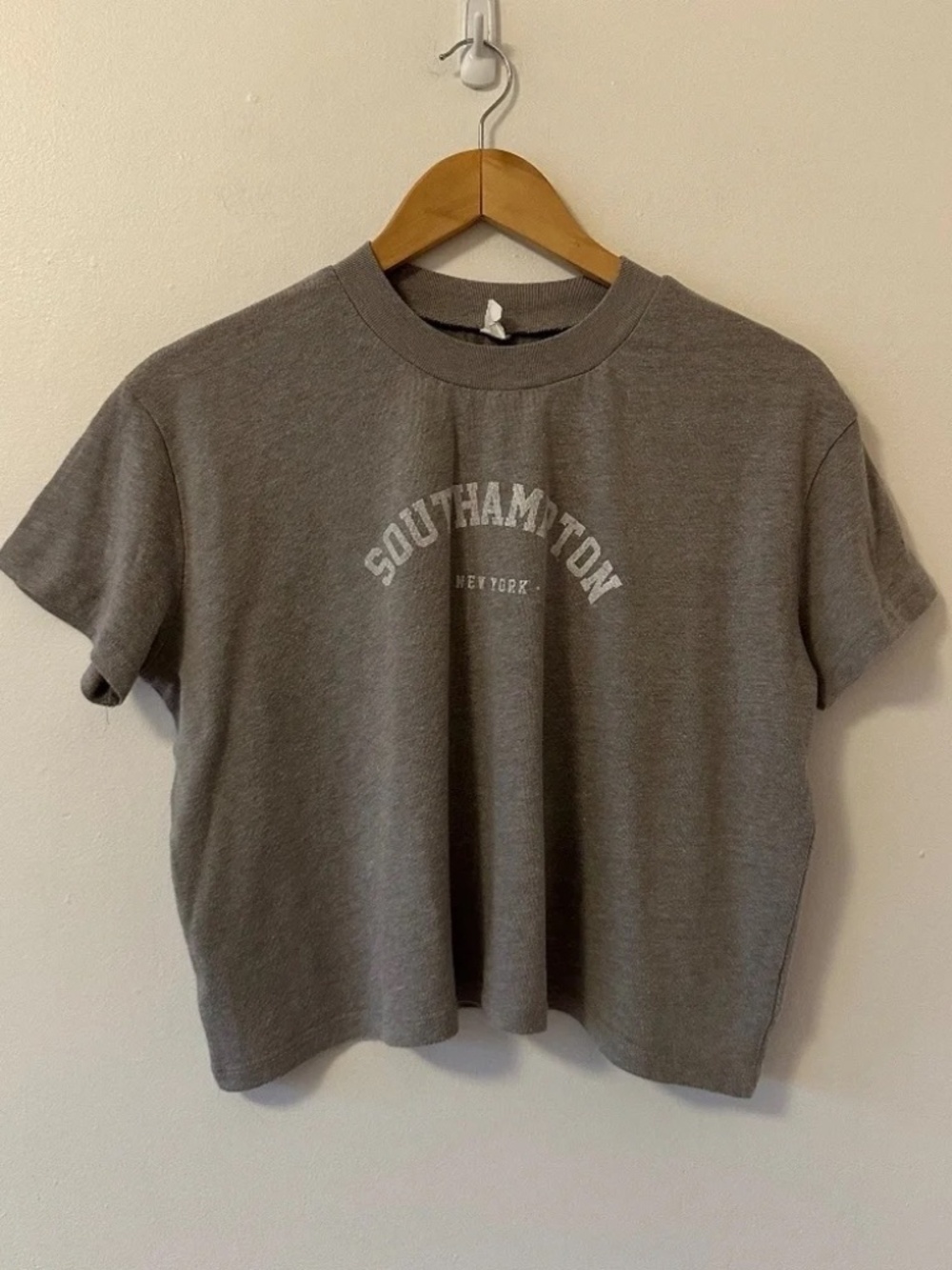 Alternative Apparel Gray Southampton Logo Cropped T-Shirt | Size Medium